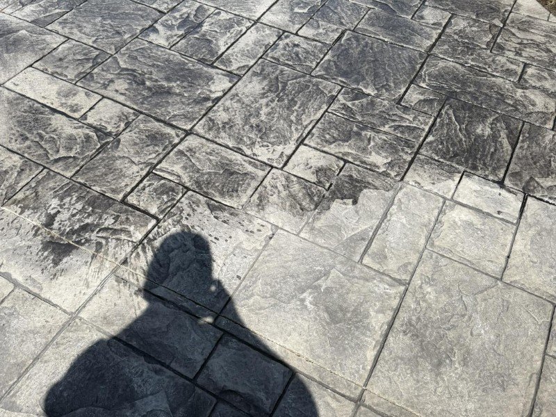 Dung dịch sealer bê tông áp khuôn bị đặc khó thi công và ảnh hưởng thẩm mỹ